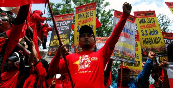  Tak Digaji, Ratusan Karyawan PT Mahkota Tunggal Demo