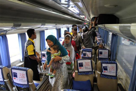  NATAL DAN TAHUN BARU 2015: Penumpang Kereta di Semarang Melonjak 64%