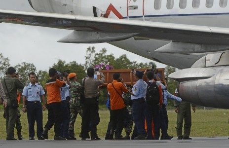  EVAKUASI KORBAN AIRASIA QZ8501: KNKT Berbagai Negara dalam Perjalanan Menuju Indonesia