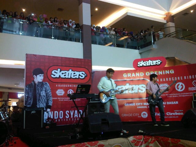  Opening Skaters, Para Alicious Tumplek di Grage City Mall