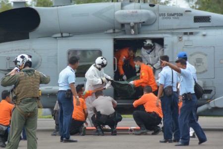  Heli Seahawk AS Angkut 3 Jenazah QZ8501