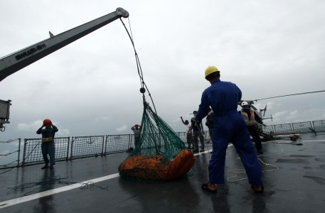  Jepang Kerahkan Kapal-Helikopter ke Lokasi Evakuasi