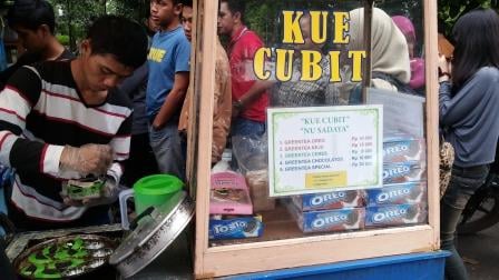  Kue Cubit Green Tea Khas Cisangkuy