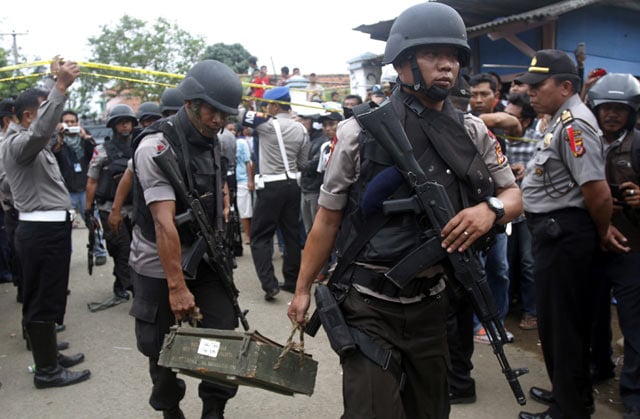  Densus Bekuk Terduga Teroris Kelompok Santoso