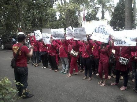  Perusahaan Hengkang, Buruh Tagih Pesangon