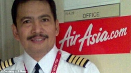  \'Allahuakbar, Allahuakbar\' Kata-kata Terakhir Kapten Irianto Sebelum AirAsia Kecelakaan