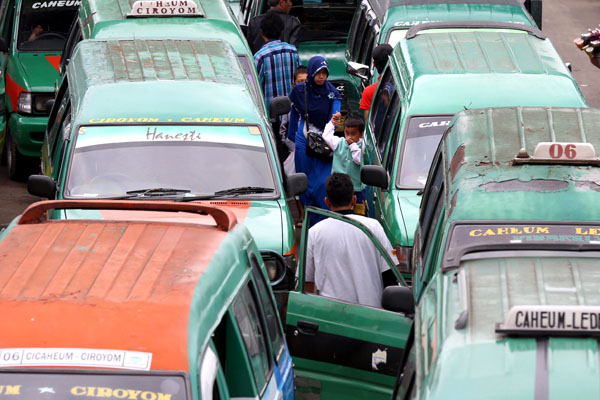  Tarif Angkot Di Jabar Rata-rata Turun Rp500