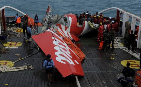  Basarnas Gunakan Metode Lain Angkat Badan AirAsia