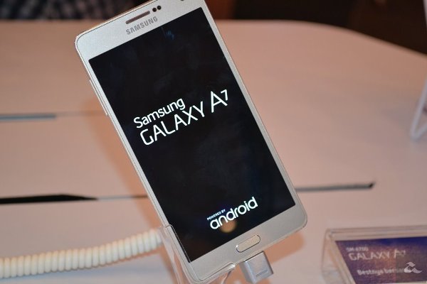  Samsung Rilis Phablet Galaxy A7 di Malaysia