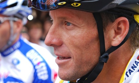  Pebalap Sepeda Lance Armstrong Dituduh Atas Kecelakaan Kekasihnya