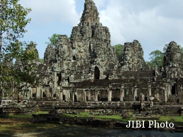  Telanjang di Angkor Watt, 2 Gadis Amerika Ditangkap Polisi