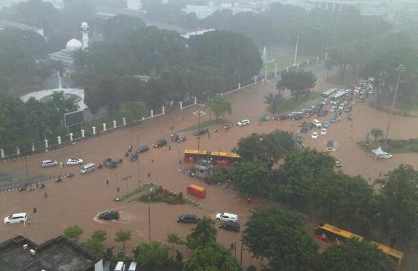  Jakarta Dikepung Banjir, Ketinggian Air Capai 70 Cm