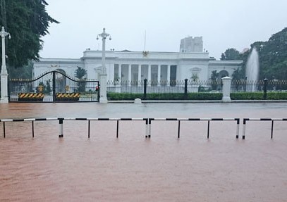  Banjir Jakarta: Ini Penyebab Banjir Depan Istana Presiden