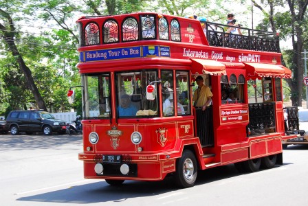  Transportasi Kota Bandung Jadi Sasaran Uang Elektronik