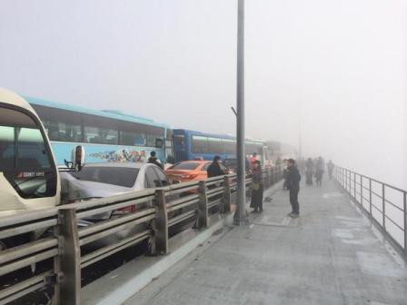  Kabut Tebal, 100 Kendaraan di Korsel Tabrakan