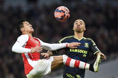  Arsenal dan Bradford Lolos ke Perempatfinal