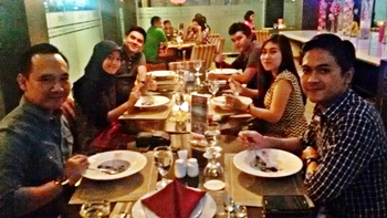  Val in Love Makan Malam Romantis ala DBest Hotel Bandung