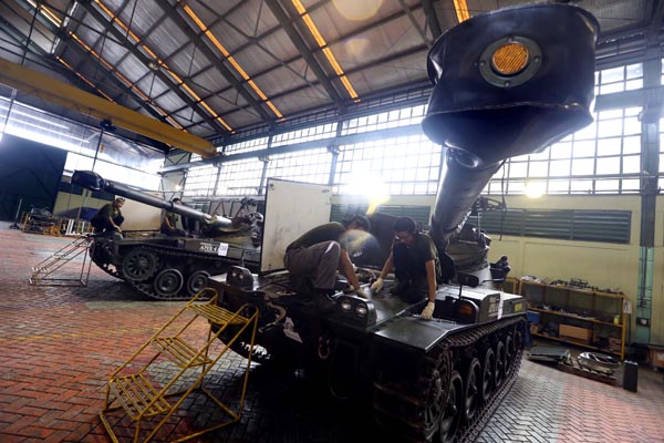  FOTO: PT PINDAD Gandeng Mitra Kembangkan Munisi Kaliber Besar