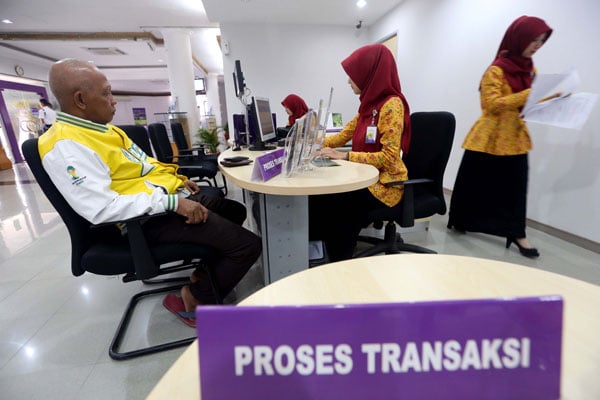  FOTO: Bank Syariah Patok Target 20%