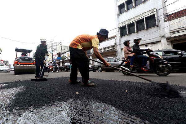  FOTO: Jelang KAA, DBMP Bandung Kebut Perbaikan Infrastruktur Kota