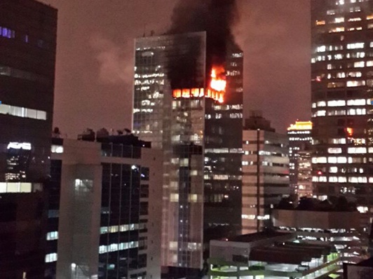  Lantai 16 Gedung Kosgoro Terbakar