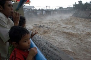  Banjir Indramayu: PSDA Bilang Kerusakan Tanggul Sungai Cimanuk Capai 9 Titik