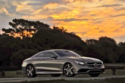  Mercedes-Benz Raih Penghargaan Mobil Terbaik 2015