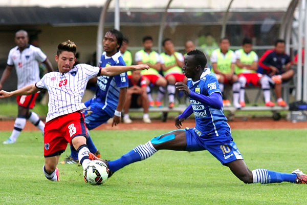  FOTO: Gilas PBR 3-0, Persib Puncaki Klasemen QNB League