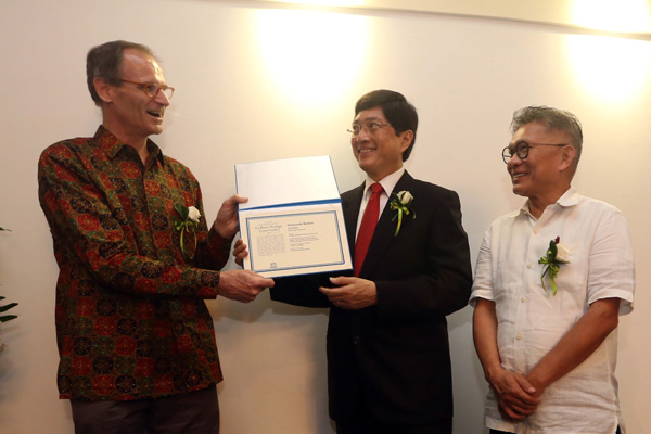  FOTO: Restorasi De Driekleur, BTPN Mendapat Penghargaan UNESCO