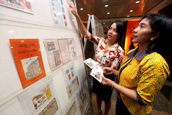  FOTO: Gelar Pameran Filateli, PT Pos Terbitkan Sampul Peringatan 60 Tahun KAA