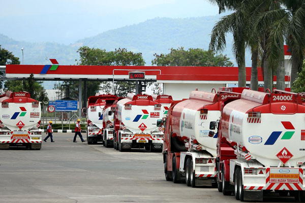  FOTO: Kuartal I-2015, Laba Pertamina Tergerus Tajam