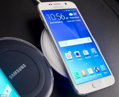  Samsung Rilis Galaxy S6 dan Galaxy S6 Edge Versi Iron Man Bulan Depan