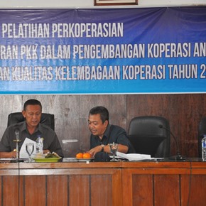  Puluhan Kader PKK Kabupaten Kuningan Dapat Pelatihan Tentang Koperasi