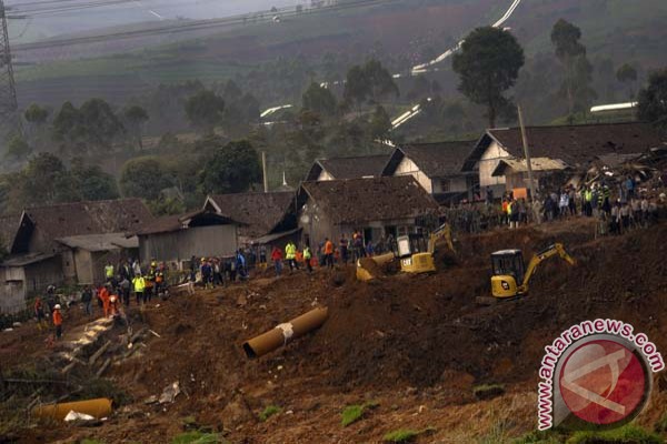  Rumah Korban Longsor Pangalengan Diratakan