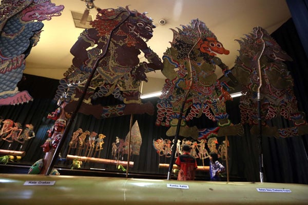  FOTO: Gunungan Festival Pamerkan Ratusan Wayang Kulit Rastika