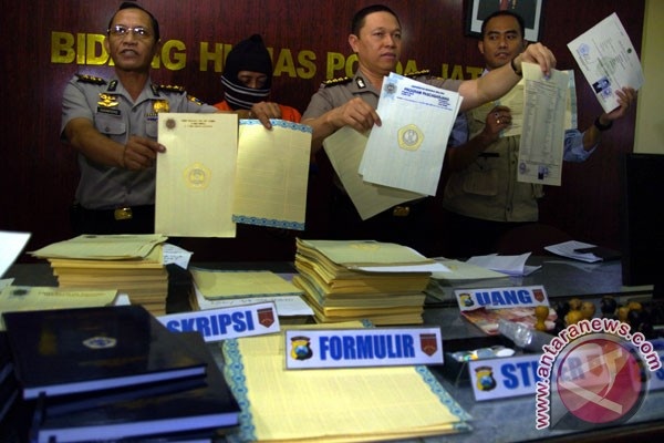  Ini 3 Modus Pemalsuan Ijazah