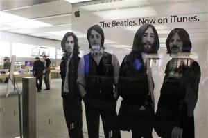  Sempat Raib, Gitar John Lennon Dilelang