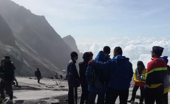  Sabah Diguncang Gempa 6 SR, Ratusan Pendaki Terjebak di Gunung Kinabalu