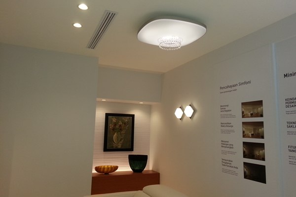 Showroom Panasonic untuk penerangan LED non-residential/JIBI/Reni Efita Hendry 