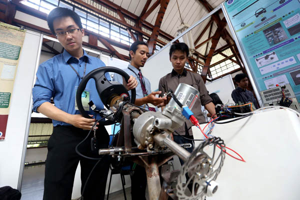  FOTO: Pameran Inovasi Mahasiswa Teknik Elektronika ITB di Electrical Enginering Days 2015