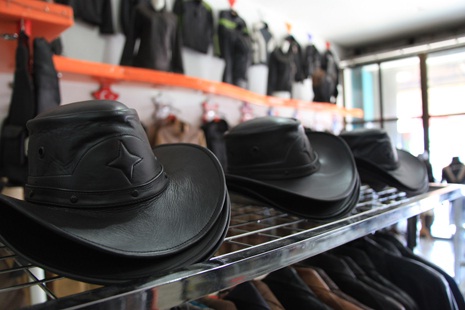 Berburu Produk Kulit Asli Garut di Jakarta Fair