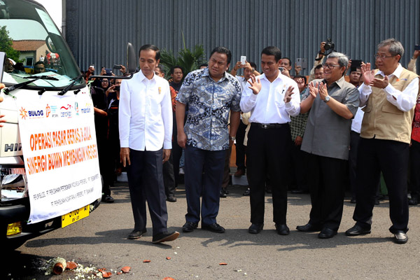  FOTO: Jokowi: Stok Sembako Saat Ramadan Aman