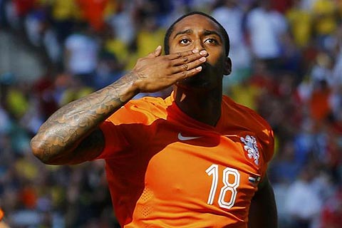  Pemain Timnas Belanda Ini Kunjungi Kampung Istrinya di Ambon