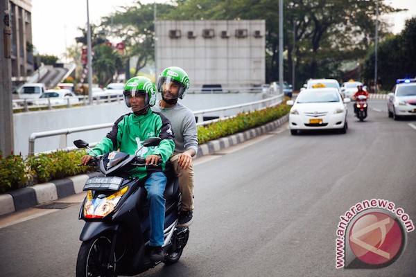  Pemerintah Kaji Payung Hukum Ojek &quot;Online&quot;