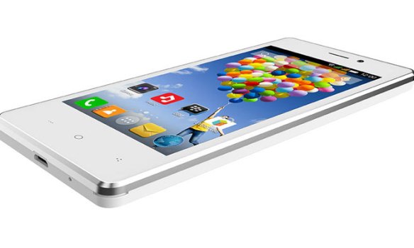  Evercoss Segera Produksi Smartphone Berprosesor Intel