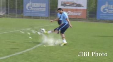  VIDEO: Tendangan Spektakuler Hulk Bikin Bola Hancur