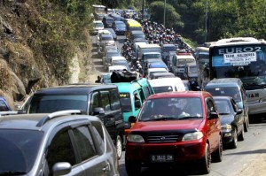  Nagreg Mulai Dipadati Kendaraan Pemudik