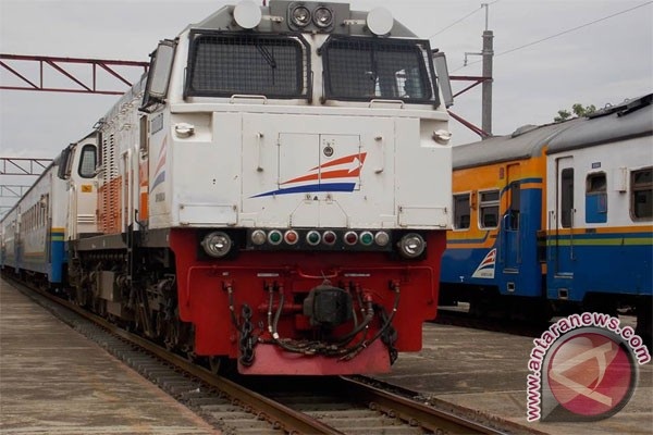  Kereta Api Angkut 79.000 Pemudik dari Bandung