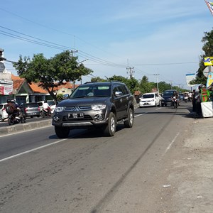  Jalur Pantura Cirebon Mulai Dilalui Kendaraan Arus Balik