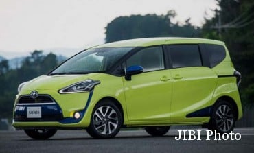  Ini Dia Toyota Sienta, Pesaing Honda Freed?